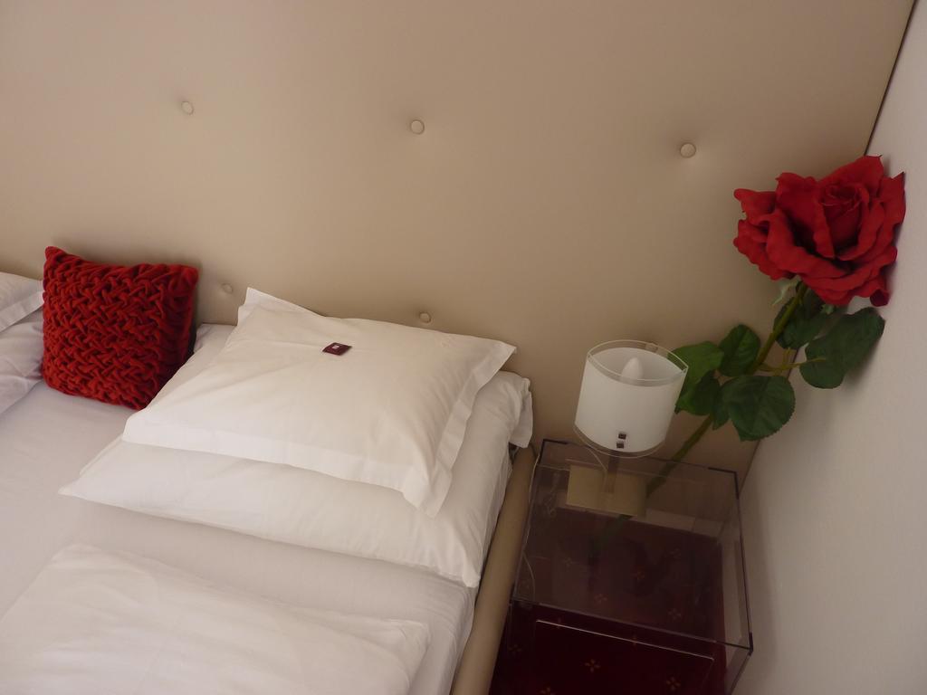 Double Room,81231657:JPEG