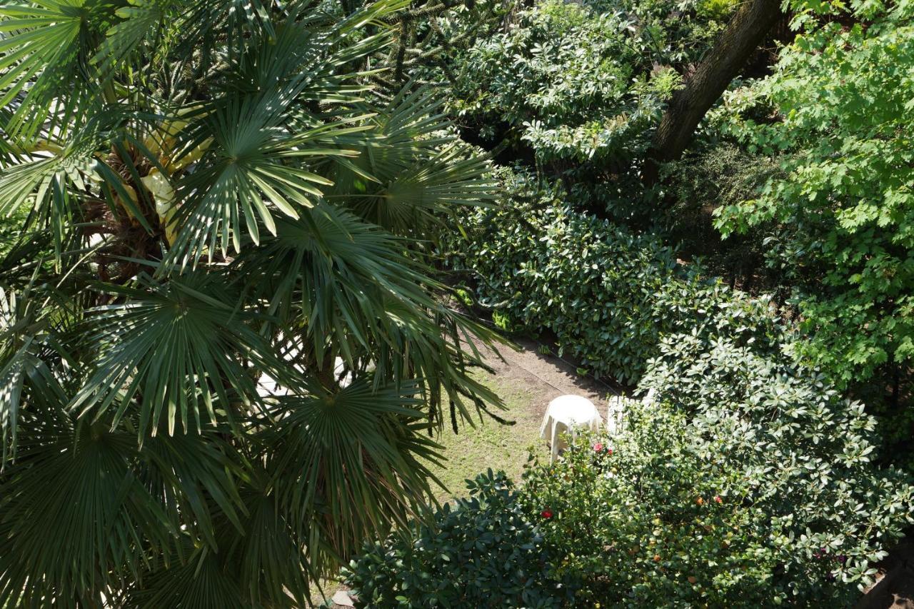 Double Room Balcony Garden View
