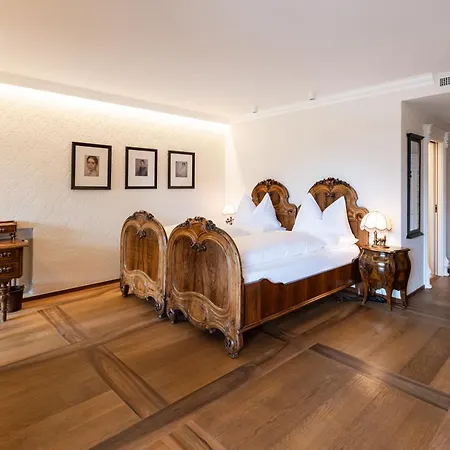 Relais&Chateaux Hotel Castel Fragsburg-3